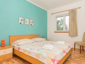 2 bedrooms, internet, bed sheets - Apartments Marinko, (16030), Vodice, hr (Vodice)