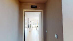 Unclassified image, 2 of 25, button