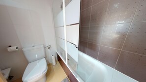 Baignoire, serviettes fournies