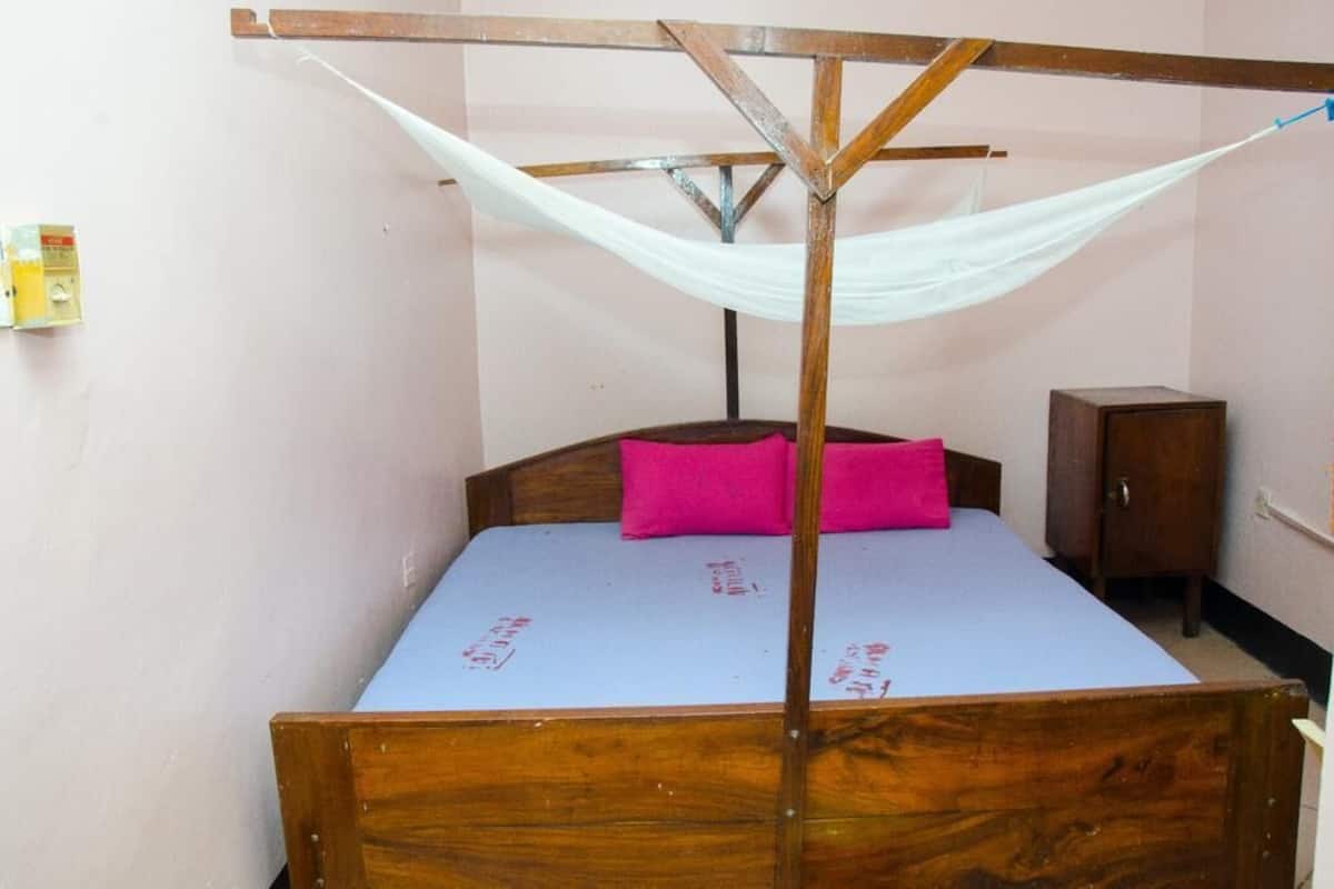 Deluxe Double Room | Desk, WiFi, bed sheets