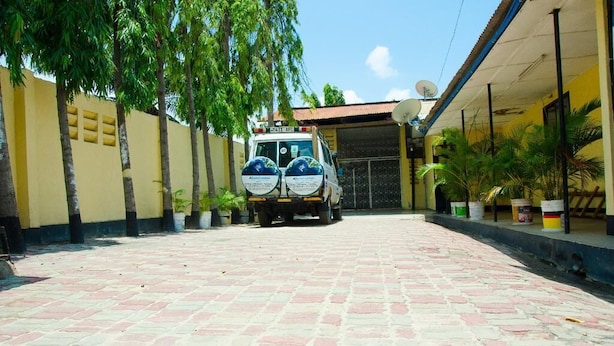 Free self-parking - Kiceck - Airport (Dar es Salaam)