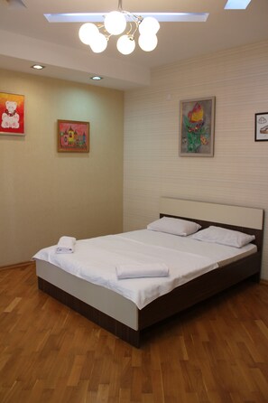 公寓, 4 间卧室 | 4 多间卧室、熨斗/熨衣板、免费 WiFi、床单