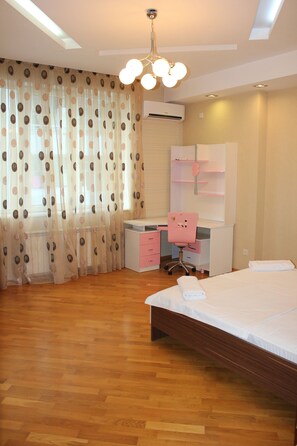 Apartamento, 4 habitaciones | 4 dormitorios, tabla de planchar con plancha, wifi gratis y ropa de cama