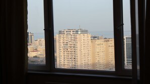 City view - Apartment on Murtuza Mukhtarov 179 (Baku)