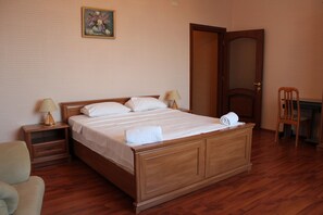 Apartment, 2 Schlafzimmer | 2 Schlafzimmer, Bügeleisen/Bügelbrett, kostenloses WLAN, Bettwäsche