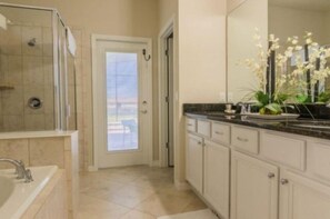 Ferienhaus | Badezimmer