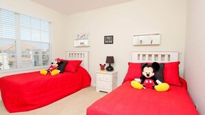 Room - 6 Bedroom 4 Bath Villa Has Everything Youll Need For Your Next Vacation (Kissimmee)