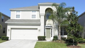 Exterior - Executive 6 Bedroom 4 Bath Pool and Spa Home (Kissimmee)