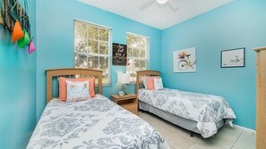 4 bedrooms, desk, free WiFi