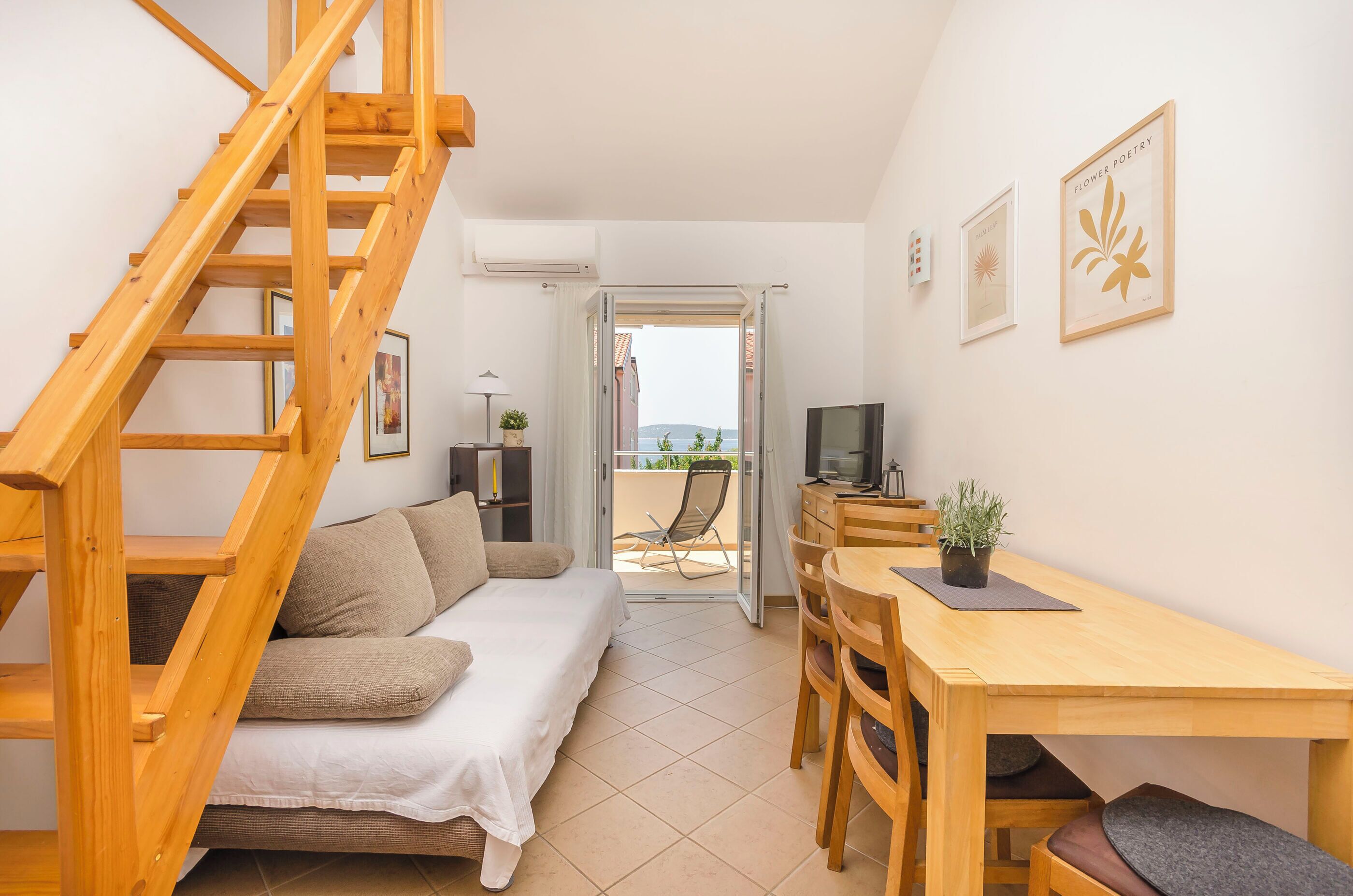 Apartment (A3) | Living room | TV