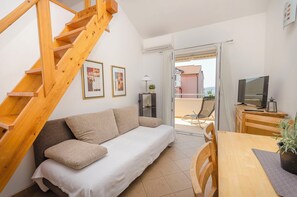 Apartment (A3) | Living room | TV