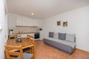 Apartment (A2) | Living room | TV