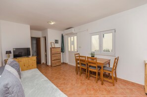 Apartment (A2) | Living room