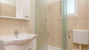 Studio (A3) | Bathroom