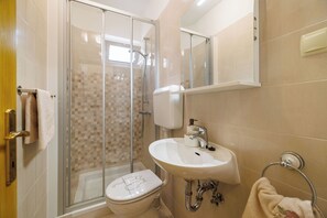 Apartment (A4) | Badezimmer