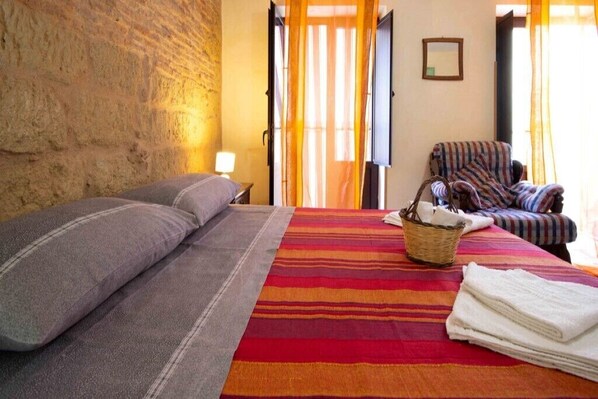 1 camera, ferro/asse da stiro, Wi-Fi, lenzuola