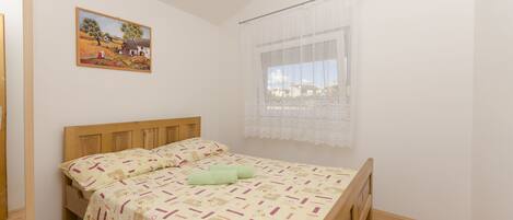 2 bedrooms, free WiFi, bed sheets