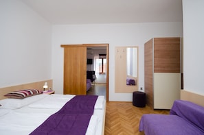 4 bedrooms, free WiFi