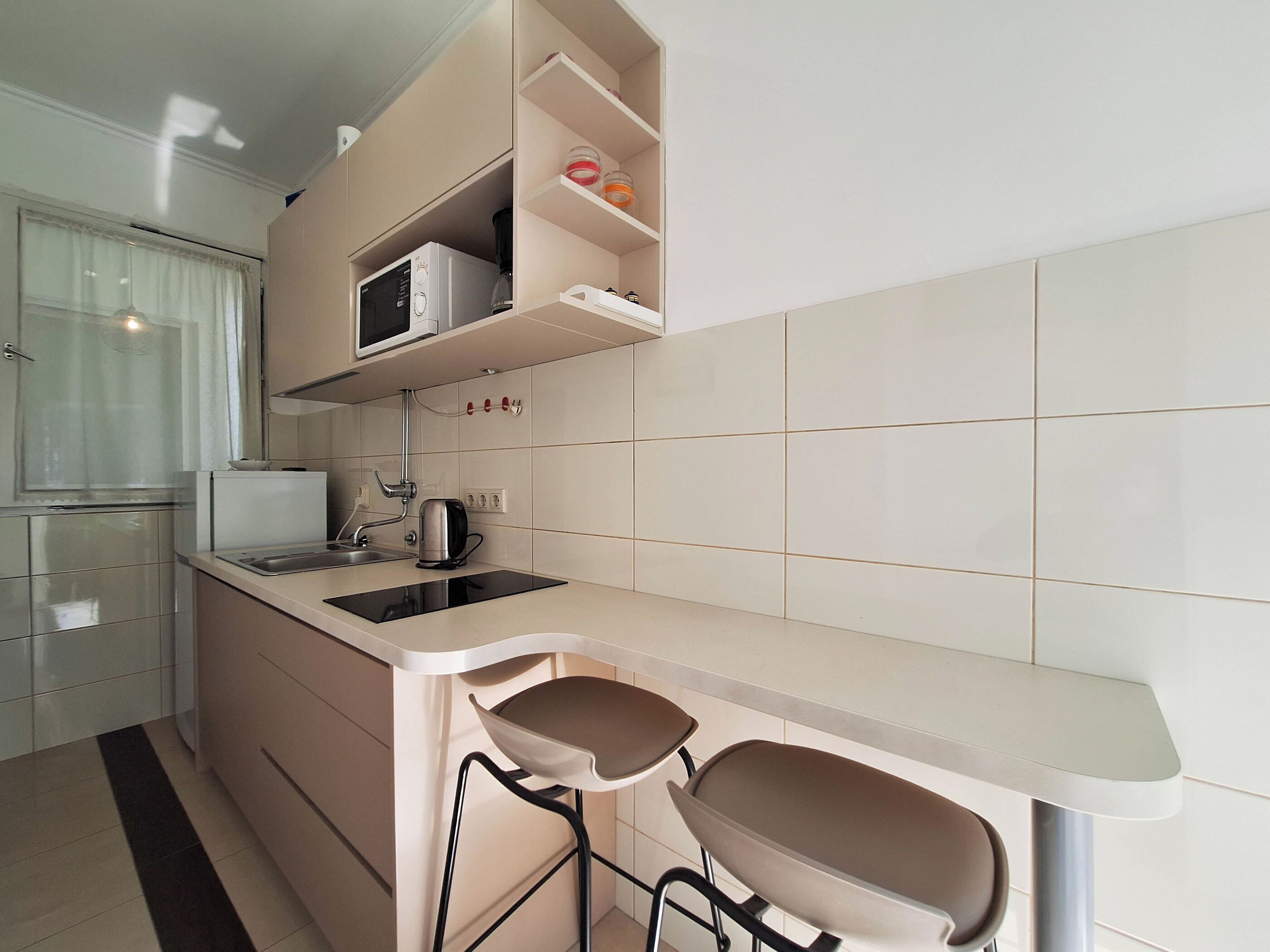 Apartment (A1) | Eigene Küche | Kühlschrank, Herdplatte, Espressomaschine, Wasserkocher