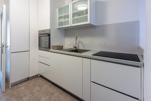 Studio (A2) | Private kitchen | Fridge, stovetop, espresso maker, electric kettle