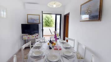 Apartment (A1) | Living room