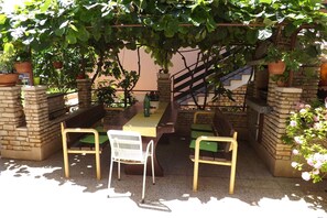 BBQ/picnic area - Apartments Danica (Umag)