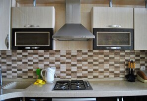 Lägenhet | Eget kök | Kylskåp, mikrovågsugn, ugn och spishäll