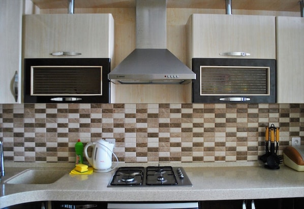 Appartement | Cuisine privée | Réfrigérateur, micro-ondes, four, plaque de cuisson