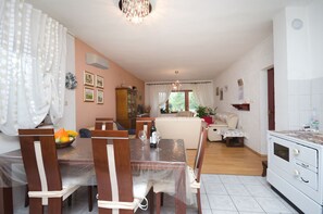 Dining - Apartment Marija (Rab)