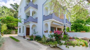 Reka bentuk bangunan