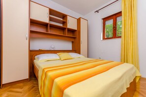Free WiFi, bed sheets - Apartments Jurko (Okrug)