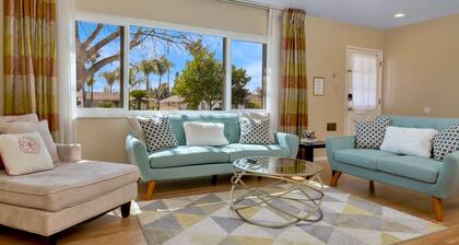 ⭐️offering the Lowest Rate (2000 sqf)-KingBed, Pool Table, 55” Smart TV