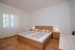 1 Schlafzimmer, Bügeleisen/Bügelbrett, kostenlose Babybetten