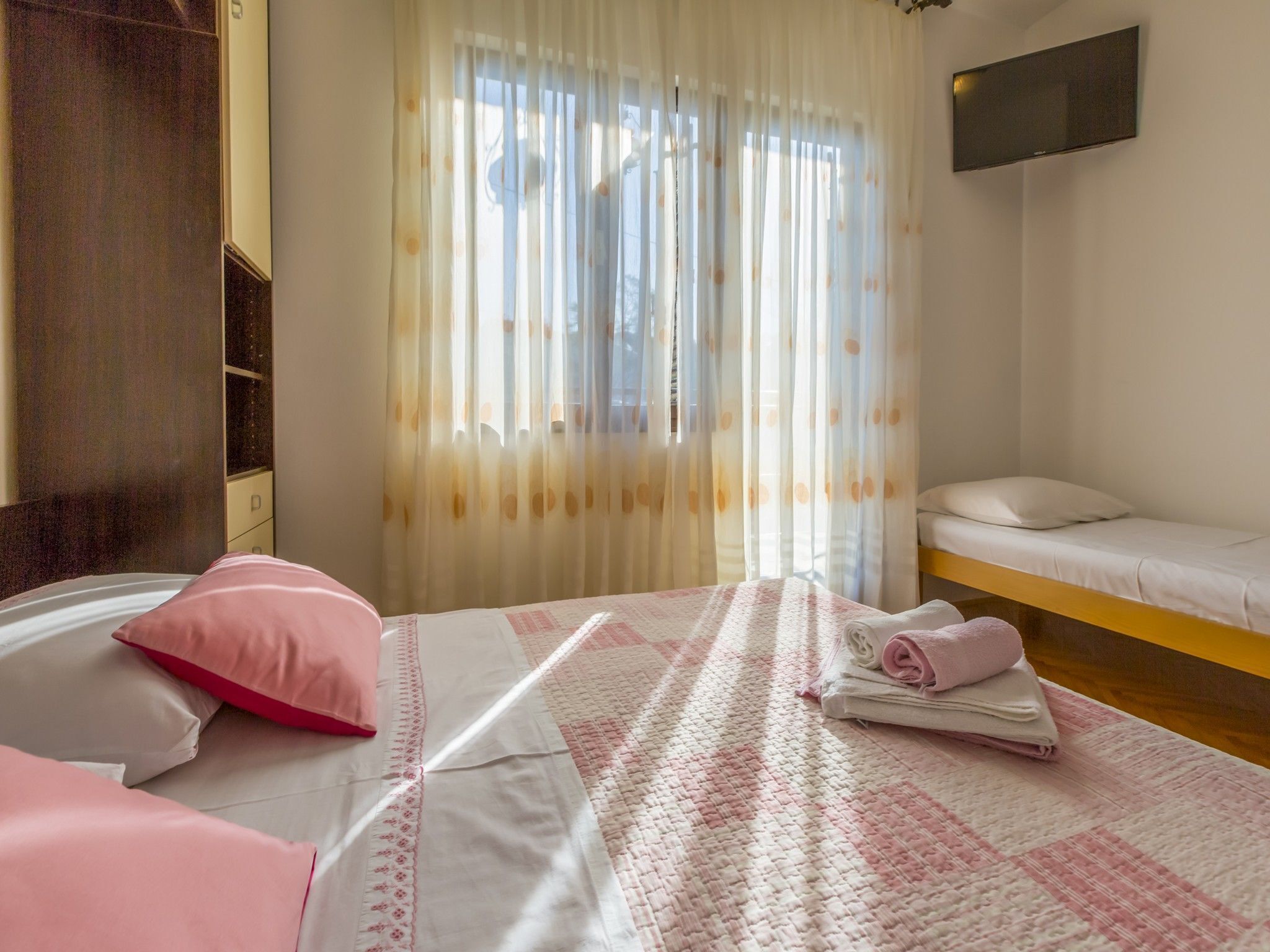 2 bedrooms, WiFi (free)