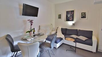 Apartment (A2) | Living room