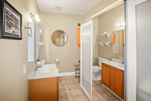Bathtub, hair dryer, towels, soap - Exquisite Top Floor Condo in the Heart of Downtown Indy (Indianapolis)