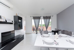 Dining - Apartments and Room Ljubica (Lopar)