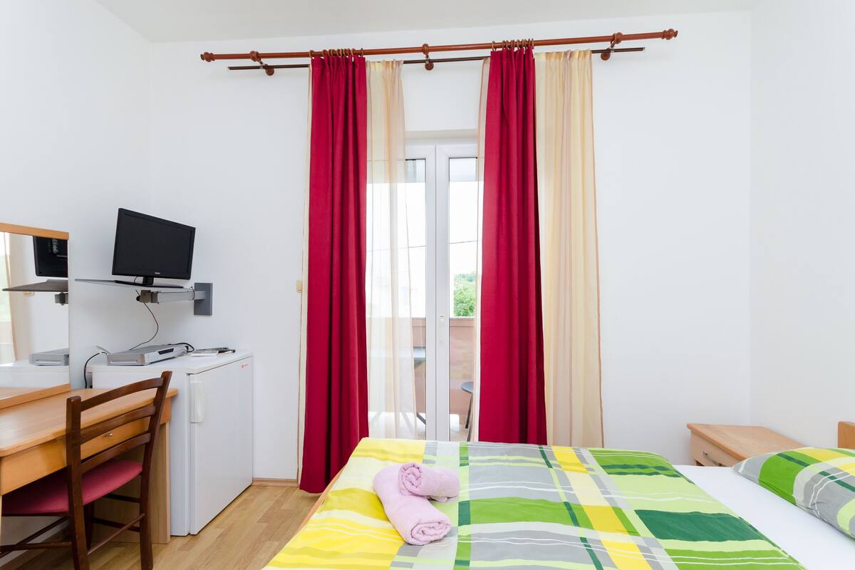 5 habitaciones y wifi gratis