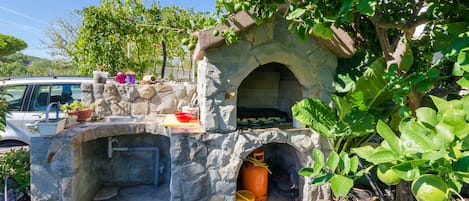BBQ/picnic area