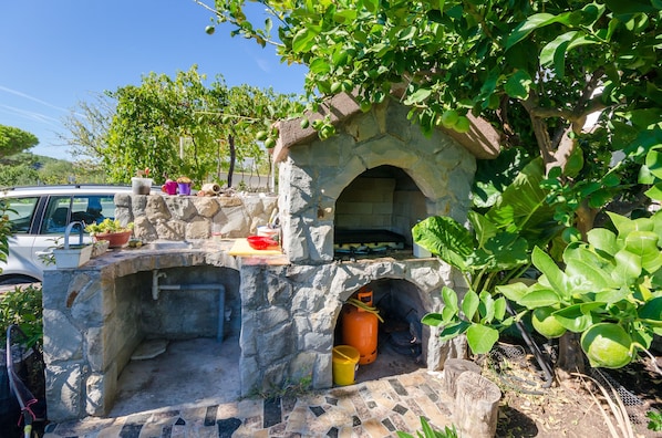 BBQ/picnic area