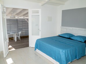 1 chambre, fer et planche à repasser, Wi-Fi, draps fournis