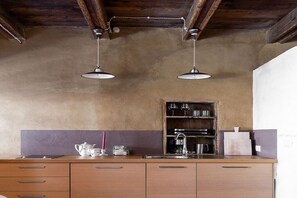 Kühlschrank, Ofen, Herdplatte, Geschirrspüler