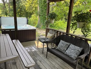 Tina de hidromasaje al aire libre