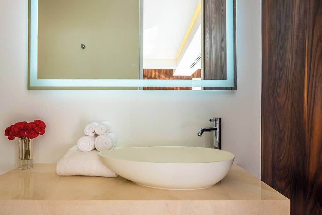 2nd Bathroom