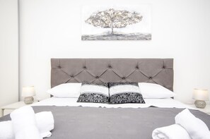 6 bedrooms, iron/ironing board, free WiFi