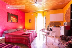 1 camera, ferro/asse da stiro, Wi-Fi, lenzuola