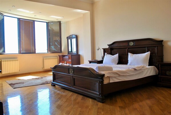 Huoneisto | 3 makuuhuonetta, silitysrauta/-lauta, lisävuoteet, ilmainen Wi-Fi