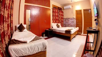 Economy Room | Soundproofing, free WiFi