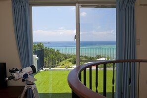 Private Vacation Home | Balcony