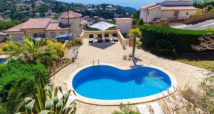 Club Villamar - Nice and cozy villa with private pool and located at less than 4 km from the beac...